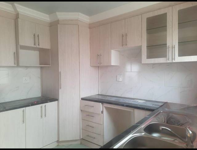 3 BEDROOM HOUSE FOR SALE IN SEBOKENG UNIT 13